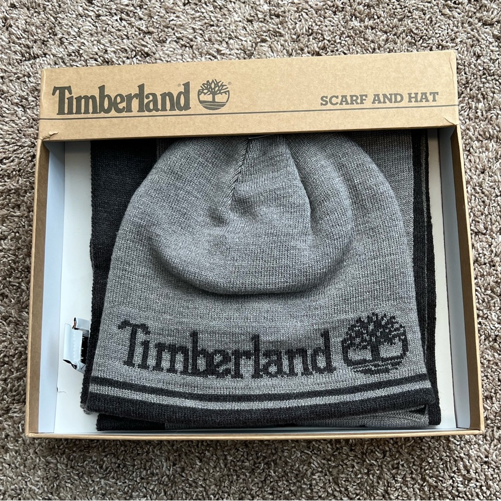 Timberland Men’s Grey Heather Hat and Scarf Set Logo Knit Jacquard NEW IN BOX